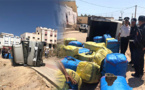 بالصور.. إنقلاب سيارة محملة بالملابس المهربة بعد دهسها لشخص بحي ترقاع