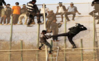 حوالي 200 مهاجرا افريقيا يقتحمون السياج الفاصل بين مليلية والناظور