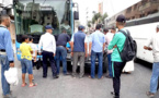 بالصور.. إصطدام بين حافلة للنقل الحضري وسيارة نفعية يتسبب في إرتباك في حركة المرور وسط الناظور 