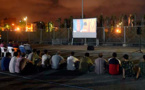 فيلم "أديوس كارمن" يجذب العشرات من العائلات لفضاء أيام سينما الشاطئ بالناظور