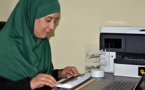 عالية جربوع... شابة ناظورية مقيمة بهولندا تتحدى ضعف بصرها لمساعدة الممكفوفين بمدينة الناظور
