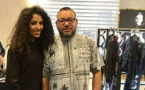 صورة جديدة للملك محمد السادس بقميص مكتوب عليه "مَن سَرَّهُ زَمنٌ ساءَتهُ أزمانُ" تجتاح الفايسبوك