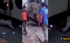 شاهدوا.. حراكة مغاربة يشلون حافلة اسبانية متجهة إلى مليلية بهدف التسلل إليها