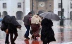 التساقطات المطرية تحل على المغرب والثلوج تعود من جديد إلى قمم الجبال