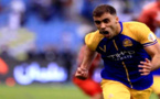 بعد عدة أزمات مع المنتخب الوطني ومسؤولي الجامعة الملكیة.. الدولي المغربي حمد الله يقرر اعتزال الكرة دوليا