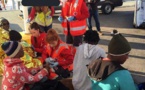 بالصور.. السلطات الإسبانية تنقل 31 مرشحا للهجرة من جزيرة "إشفارن" قرب الناظور مدينة مليلية