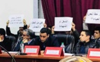 المعطلون يخوضون احتجاجا "صامتا" في دورة المجلس الجماعي بالعروي