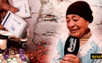 ستينية مُقْعَدة تعيش معية طفلها تحت سقف مسكنٍ قديم آيل للسقوط على رأسيهما تناشد مساعدتها