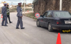 عناصر الدرك الملكي تكثف مجهوداتها بمحيط بني نصار لمراقبة إحترام المواطنين لحالة الطوارئ 