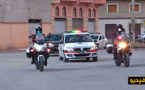 شاهدوا.. مواطنون يستقبلون جولات الشرطة في أحياء الناظور بالتصفيق وترديد النشيد الوطني 