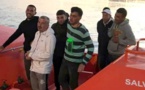 الشرطة الإسبانية تخلي سبيل ثمانية مهاجرين سريين أبحروا من شواطئ الريف