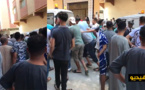 فضيحة.. دفع سيارة اسعاف تقل شخصا في حالة حرجة يفجر غضب مواطنين بالعروي