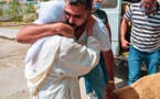 محسنون من أفراد الجالية يدخلون فرحة العيد على عشرات الأسر بجماعة بني سيدال والناظور