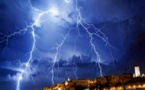 زخات رعدية محليا قوية من اليوم الاثنين إلى الأربعاء بعدد من مناطق المملكة