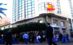 افتتاح مركز لاستقبال طلبات الفيزا الإسبانية بمكان ضيق وسط حي سكني يثير غضب الساكنة