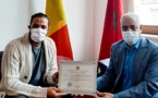 القنصل العام للمملكة المغربية ببروكسيل يكرم أحد جنود الخفاء بدار العجزة ببلدية مولنبيك