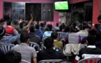 سلطات طنجة تنهي المنع وتسمح بعرض مباريات كرة القدم في مقاهي المدينة