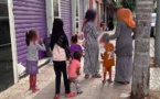 الأطفال المتسولون في شوارع الناظور يثيرون غضب مواطنين ويطالبون السلطات بالتدخل للحد من الظاهرة