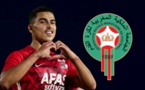 وعد بأن يرحله إلى هولندا قريبا.. لاعب المنتخب الوطني "أبو خلال" يتبنى طفلا من المغرب