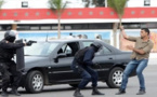 وفاة جانح بعيار ناري وإصابة شرطي بعد تدخل لإنقاذ مواطنين من إعتداءات أشخاص مدججين بالأسلحة البيضاء