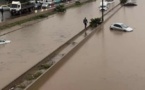  فيضانات "تحاصر" وزراء في حكومة العثماني في الطريق السيار