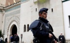 السلطات الفرنسية تعلن "حربا غير مسبوقة" على المساجد وتغلق العديد منها