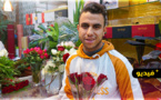  النيملو.. أشهر بائع جائل للورود "يستنجد" بالعشاق الناظوريين لاقتناء الهدايا عليه في عيد الحب 