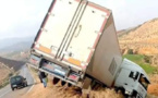 انقلاب شاحنة على الطريق الرابطة بين قرية أركمان ورأس الماء
