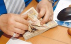 تعرف على السبب.. الجالية المغربية تسارع الزمن لإفراغ الحسابات البنكية من الودائع