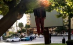 شخص ينهي حياته شنقا حزنا على وفاة زوجته