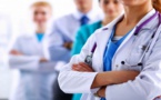 الحكومة تصادق على قانون يرخص للأجانب مزاولة مهنة الطب بالمغرب