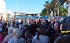  المئات من سكان مدينة مليلية المحتلة يناشدون الملك في وقفة احتجاجية فتح المعبر الحدودي مع الناظور