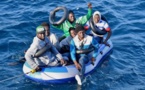 مساعدة 244 مهاجرا سريا كانوا على وشك الغرق في البحر