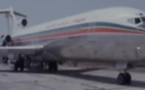 بالفيديو.. طائرة الحسن الثاني التي تعرض فيها للانقلاب وهي متصدعة برصاص الطائرة الحربية