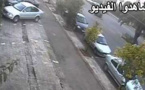 بالفيديو.. شخص أراد سرقة دراجة نارية فاكتشفه الحراس