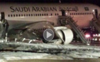 بالفيديو.. طائرة سعودية تهبط اضطرارياً دون عجلات