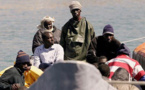 اعتقال 30 افريقي باحد منازل بوعرك وحجز زورق معَد للهجرة السرية