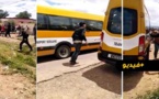 فيديو.. عصابة مدججة بالسيوف تعترض سبيل سيارة للنقل المدرسي
