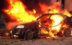 شاهدوا: مصرع شابين حرقا داخل سيارة