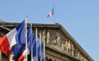 "خطأ" يعلن استقالة الحكومة الفرنسية
