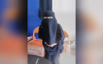 طردها المدير بسبب ارتدائها للحجاب.. وزير التعليم يعيد تلميذة محجبة إلى مدرستها