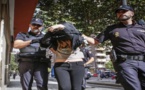 شابة مغربية في قبضة شرطة مليلية.. ادعت أنها موظفة في شركة الكهرباء لسرقة منازل الغير