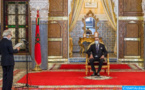 جلالة الملك يستقبل والي بنك المغرب