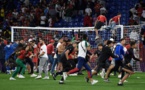 بعد اقتحام جمهور أسود الأطلس لملعبها.. إدارة إسبانيول برشلونة تعلق