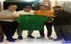 صور.. عبد الله الداودي يدعم فريق النجم الرياضي الناظور بأزياء ومعدات رياضية