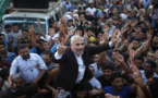 حماس تعلن الانتصار على العدوان الصهيوني والفلسطينيون يخرجون للاحتفال بالنصر