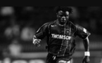 سكتة قلبية تودي بحياة الكاميروني "مبامي" لاعب باريس سان جيرمان