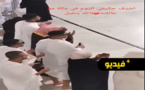شاهدوا.. أشرف حكيمي يؤدي مناسك العمرة رفقة والدته