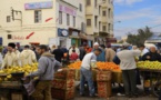 الحكومة تخطط لإدماج الباعة الجائلين في القطاع المهيكل