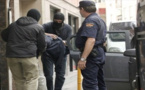الأمن الإسباني يوقف مهاجرا مغربيا موضوع مذكرات بحث دولية